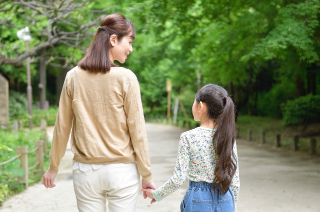 子供を紫外線アレルギーから守るためにできること 丸福繊維 暑さ 紫外線対策商品の製造 販売 株 丸福繊維